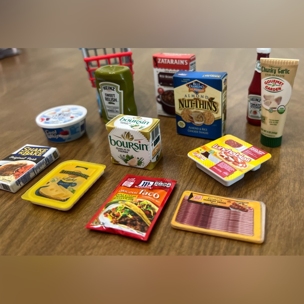 Mini Brands Bundle - Picture 3 of 3
